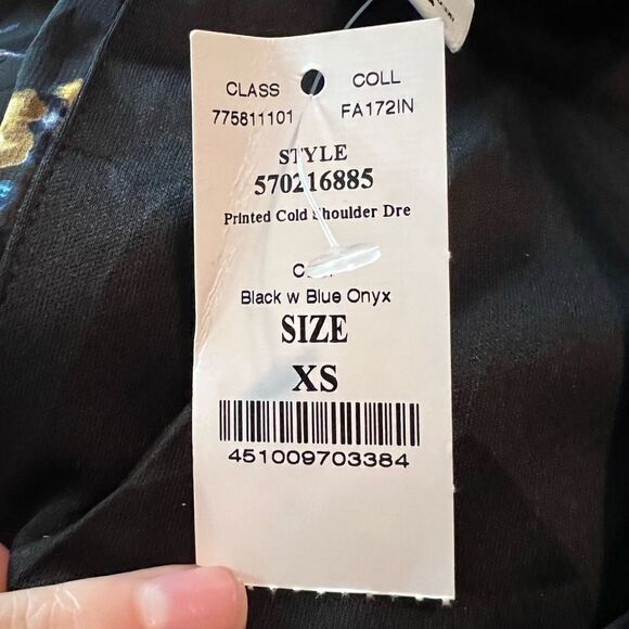 NWT! White House black‎ market floral cold shoulder dress - Picture 5 of 10